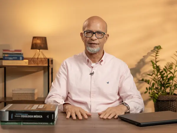 Dr. Noé Alvarenga em consulta — nutrólogo no Rio de Janeiro
