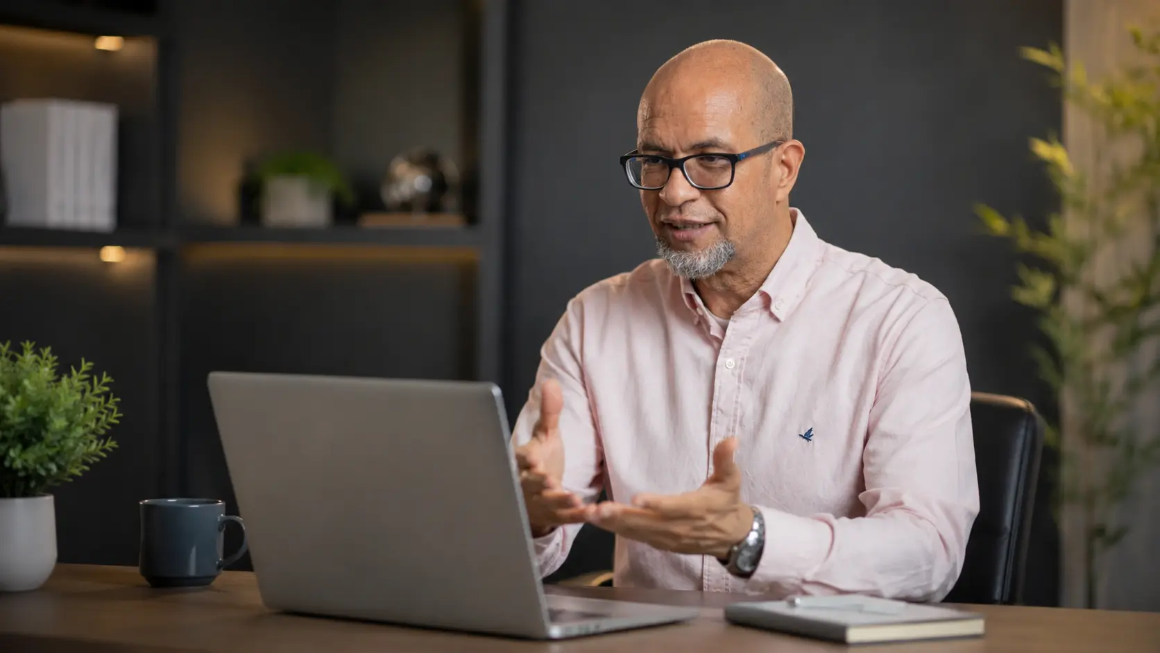 Dr. Noé Alvarenga em consulta com nutrólogo online
